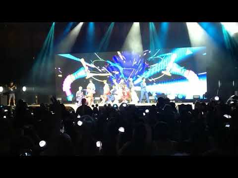 Pretty U 예쁘다 ~~ Seventeen Diamond Edge Toronto 2017