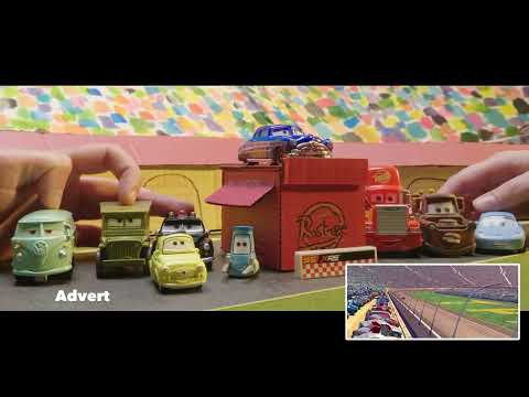 🏁 Lightning McQueen Helps The King | Side by Side Toy Play | Pixar Cars | Disney Kids