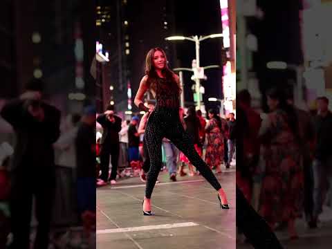 Beyonce Shakira Heels Dance Video in Times Square NYC ✨ - Liz Sanchez