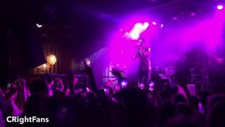 Carlos Right - El Ataque De Las Chicas Cocodrilos (#AtracciónTour Valencia)