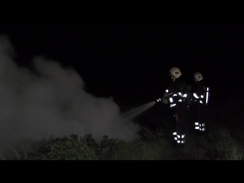 [10.05.'15] Buitenbrandje snel geblust door brandweer aan de Dokkumerloane in Wâlterswâld