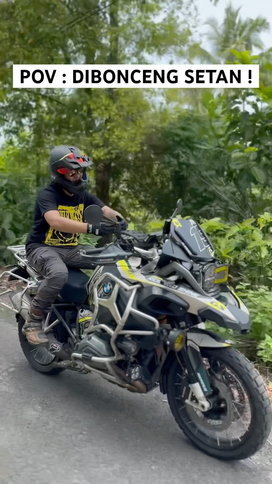 Siap untuk petualangan tak terlupakan? 🏍️✨ BMW GS akan membawamu menjelajahi keindahan Indonesia!