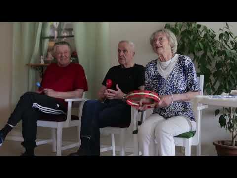 Sylvia Sandin sjunger ”En kväll i juni” av Lasse Berghagen