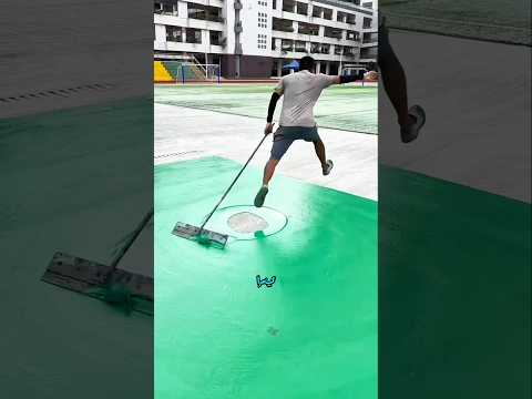 أبي عالق داخل كرة عملاقة!  | كيف أنقذ نفسه من البنطال المتسخ؟ 😂👖😱⚽