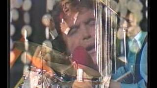 DYANGO: Contigo en la Distancia (Aplauso)