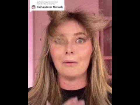 Paula tries to style her new hair herself ❤️