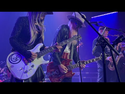 Billy Gibbons “Sharp Dressed Man” with Orianthi 12/19/24 Hollywood, CA #birthday #zztop