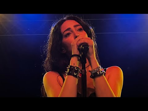 LØLØ - u turn me on (but u give me depression) - Live in Charlotte, NC (9/18/23)