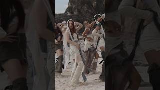 Download lagu DUM CHAK DUM OUT mp3