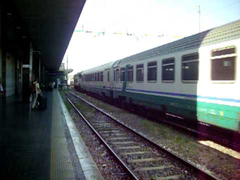 E656 481 in testa all' IC 518