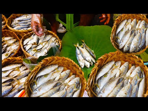 Life In Phnom Penh Market - Everyday Fresh Foods For Sales At Boeung Trabaek Market
