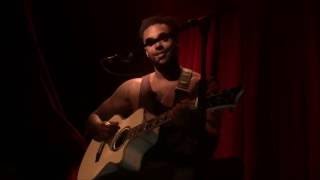To Love Her - Austin Brown Microphone & Guitar Live in Paris