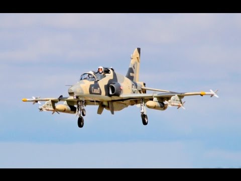 CANOPY FAILURE ON GIANT 1/3.5 SCALE RC BAE HAWK 100 + BRAKE CHUTE DEPLOYED - LMA ELVINGTON - 2016