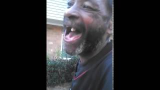 Homeless Man sings Bump N&#39; Grind R. Kelly