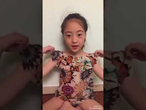 Clip bé gái 9 tuổi chia sẻ cách đối phó 