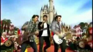 Jonas Brothers - Summertime Anthem, Disney Christmas Day Parade