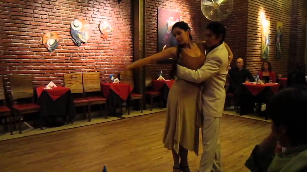 Irina Jabsa & Pablo Daniel Martinez dancing to Volver in Flor de Milonga!!