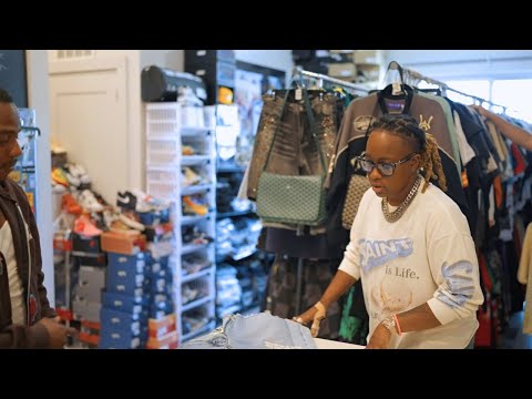 Sneak leaves for Paris.. Trap is CHAOS🤦🏽‍♀️