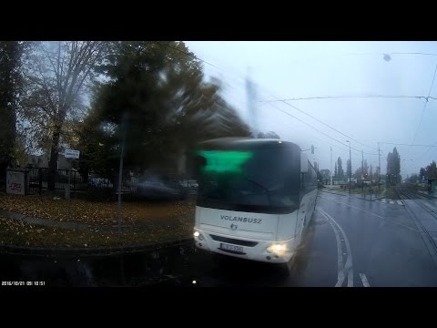 Elengedem a buszt, motort, taxit - I let the bus, scooter, taxi go