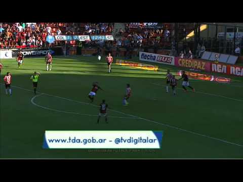 Impresionante atajada de Silva