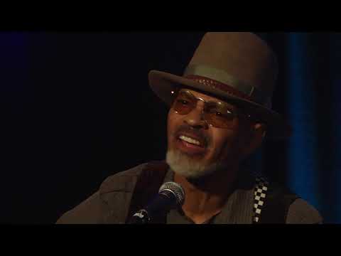 'I've Looked Around' - Guy Davis - from The Extended Play Sessions