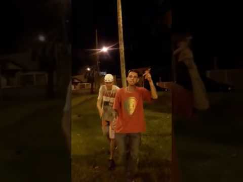 Mc alanzinho e mc Vitor mj "1 vídeo " musica olha no que deu