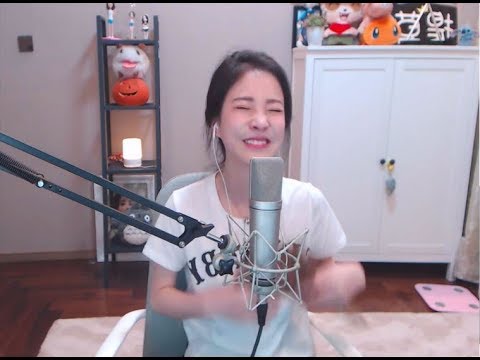 冯提莫 单身节翻唱《过客》结果情到深处伤心流泪 网友赶忙安慰