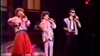 Manhattan Transfer/El Dorado Caddy performs Killer Joe