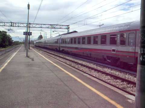 EurostarCity 9708 Ancona - Milano molto piu' lento con 48'di ritardo a Fiorenzuola 4° video