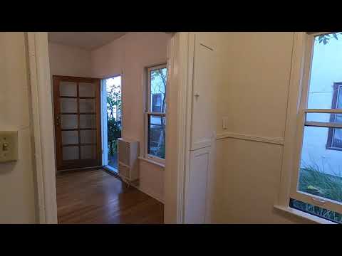 PL9232 - Beautiful & Spacious Silverlake Studio w/Private Deck For Rent!