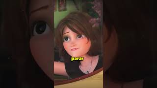 COMO A TIA CASS TORCE OS DOIS TORNOZELOS?