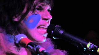 tUnE-yArDs at the Captain&#39;s Rest