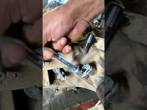 How to Remove Speed Sensor? #speedsensor #transmissionsensor #carspeedsensor #rxmechanic #fypシ゚