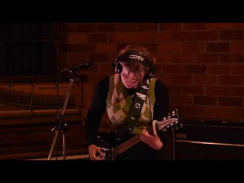 Louisa Nicklin - The Residue (Live at Roundhead Studios)