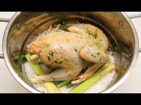 Gà Hấp Muối - Cách làm Gà Hấp Muối hột ngọt thịt thơm phức không bị nứt da / Ăn Gì Đây ?