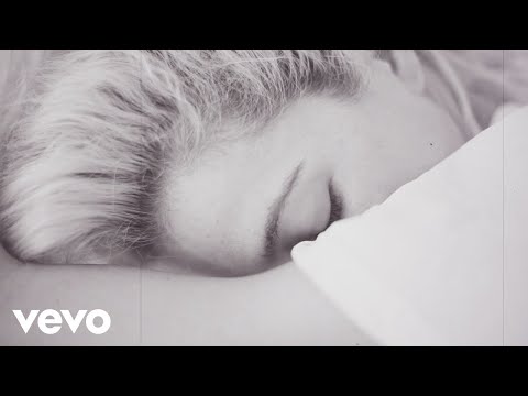 Debi Nova - No Nos Sobran los Domingos (Official Video)