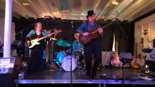 The Spikedrivers play Little Red Rooster
