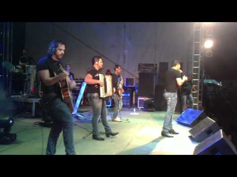 Emerson e Polyana - Lê Lê Lê [HD] AO VIVO em Manhuaçu - MG