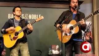 Juanes Barnes &amp; Nobles New York &#39;Persiguiendo el Sol&#39;