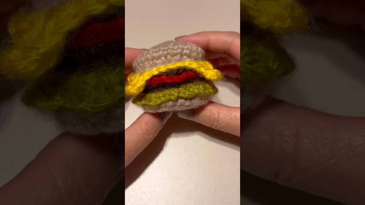 チーズバーガーの編みぐるみの編み方はメイン動画にて公開中 #かぎ針編み #あみぐるみ #チーズバーガー