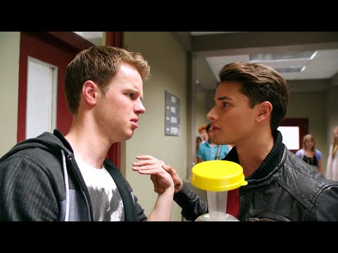 Power Ranger Megaforce | Troy vs bravucones