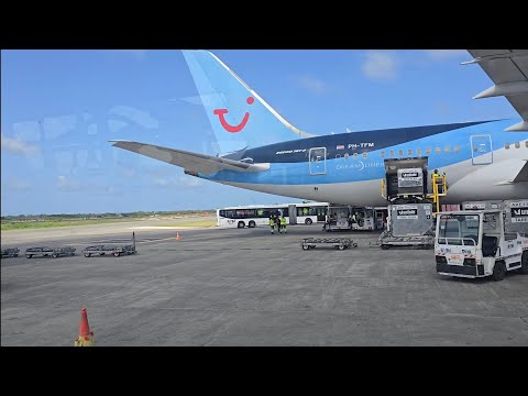 Tui Boeing 787-8 Dreamliner Brussels - Curaçao via Punta Cana