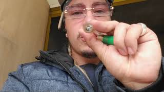 Fumando en pipa de Vidrio (Review en español) / Smoking on a glass pipe (One Hitter)