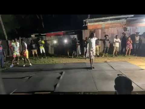 SWIZZLE-STICK-MAN VERSUS MOUTTXT!