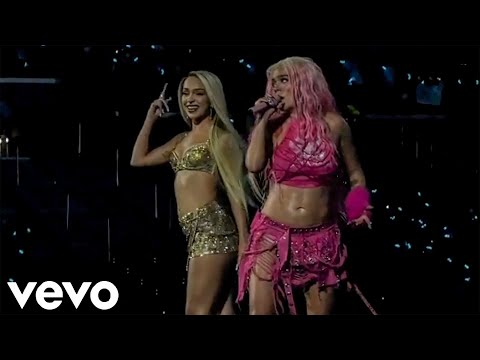 KAROL G, Bad Gyal - Karmika (En Vivo)