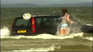Extrait (VO): Scarlett's car gets flooded in the sea