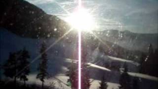 preview picture of video 'The SkiWeltBahn Ski Lift and its Red Run, Brixen, SkiWelt, Austria'