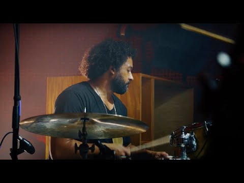 Makaya McCraven - This Place That Place (Live)