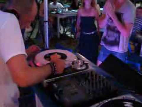 DJ LELLI SUPERFUNKEXPERIENCE LIVE @ KIOSKO 09-08-2013