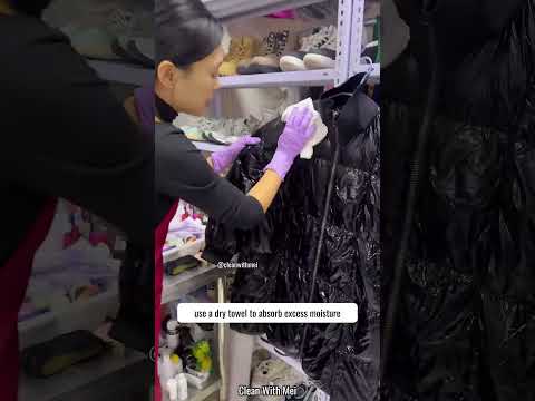 How to Wash a Down Jacket at Home?🧥✨ #lifehacks #cleaning #shorts